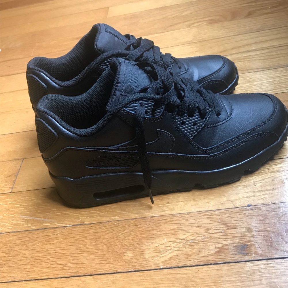 Black Nike Air Max